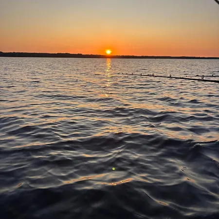 Kraatterin Helmi * 拉帕湖